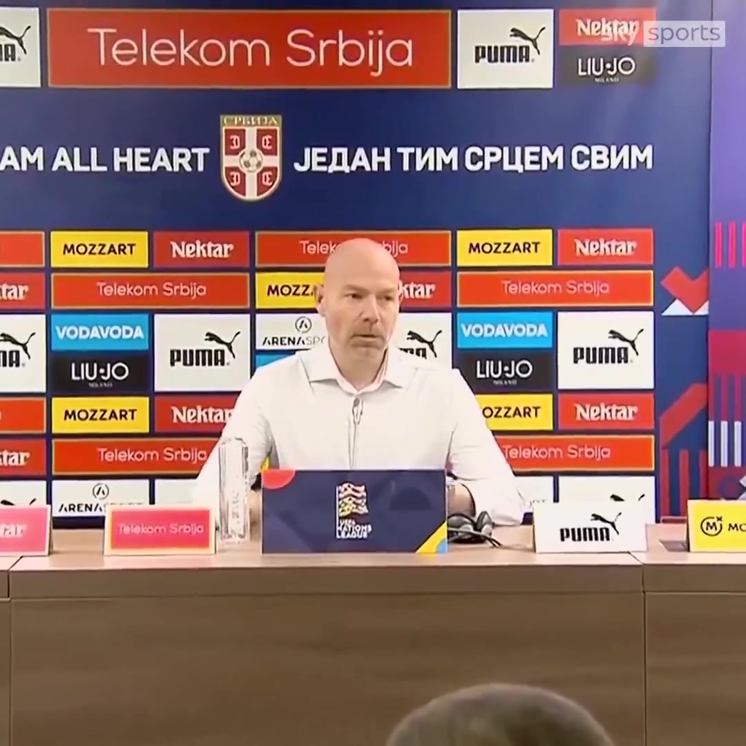 史上最短发布会😅丹麦主帅赛后发布会无人提问,笑嘻嘻提前下班 史上最短发布会😅丹麦主帅赛后发布会无人提问,笑嘻嘻提前下班