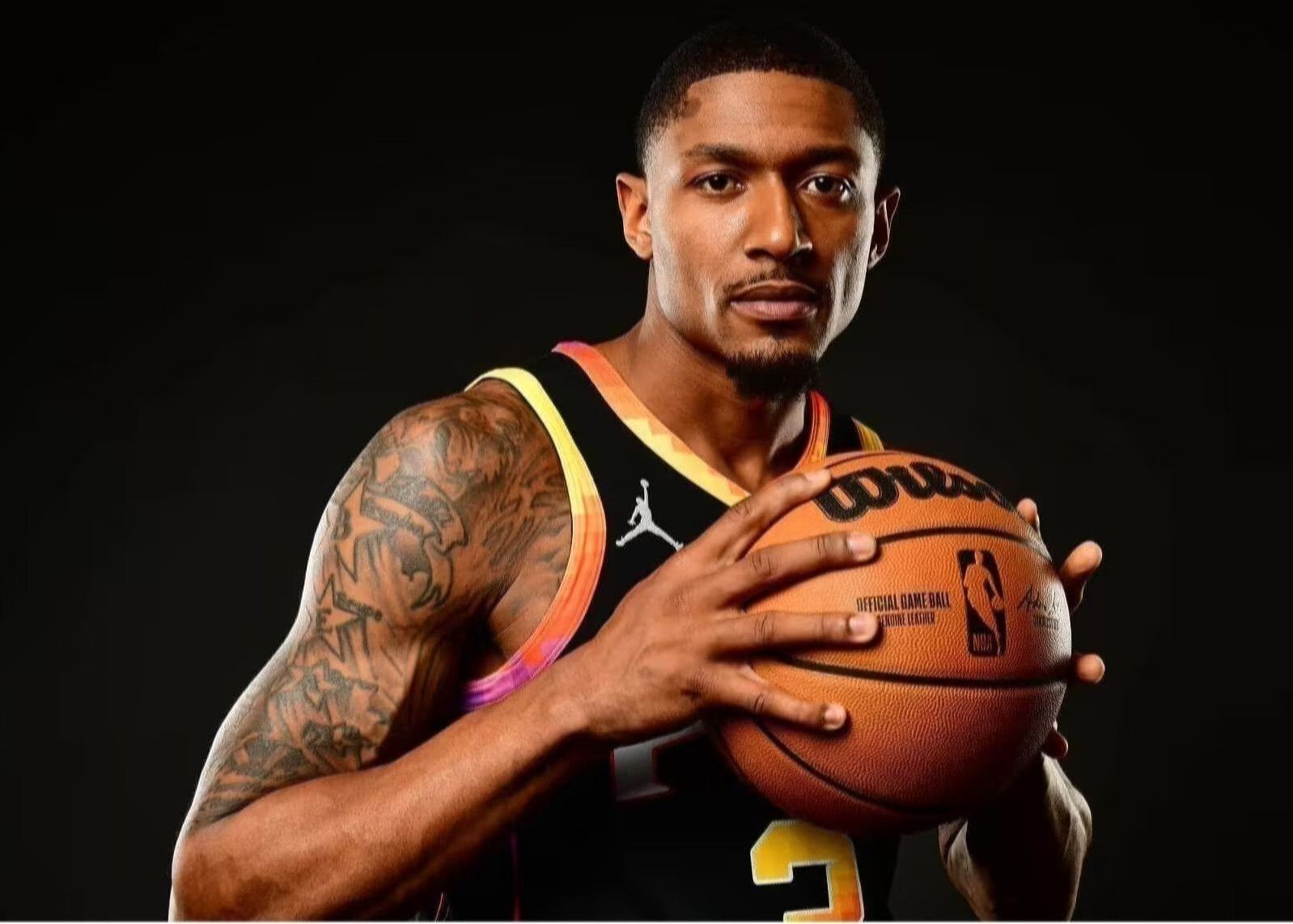 🎤队记：太阳球星比尔大概率出战明日对阵步行者