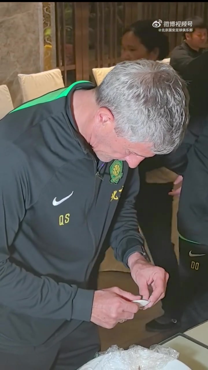 小年夜，吃饺子，祝大家小年快乐！