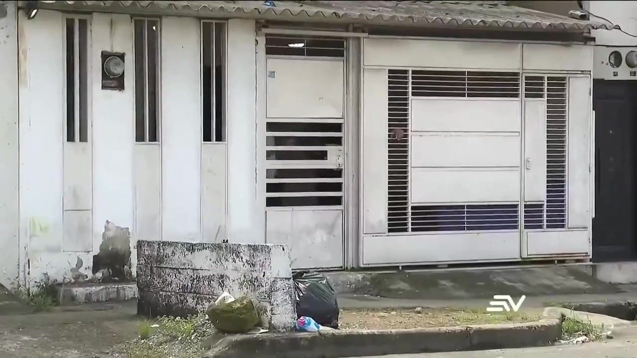 26岁厄瓜多尔后卫的妻儿被绑架，球员本人躲在床底下逃过一劫