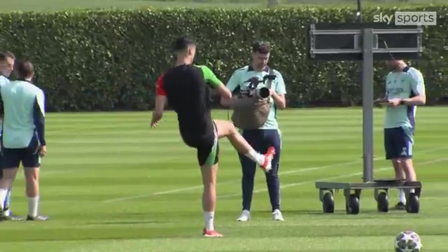 记者:梅里诺已恢复随队训练状态不错,本怀特也同样如此 记者:梅里诺已恢复随队训练状态不错,本怀特也同样如此