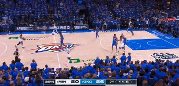 动作很明显！迪文岑佐掩护放倒多特被吹进攻犯规 森林狼交出球权