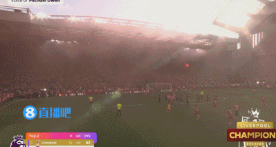 嗨起来！阿诺德、罗伯逊赛后跳舞庆祝，众将在看台前狂欢！